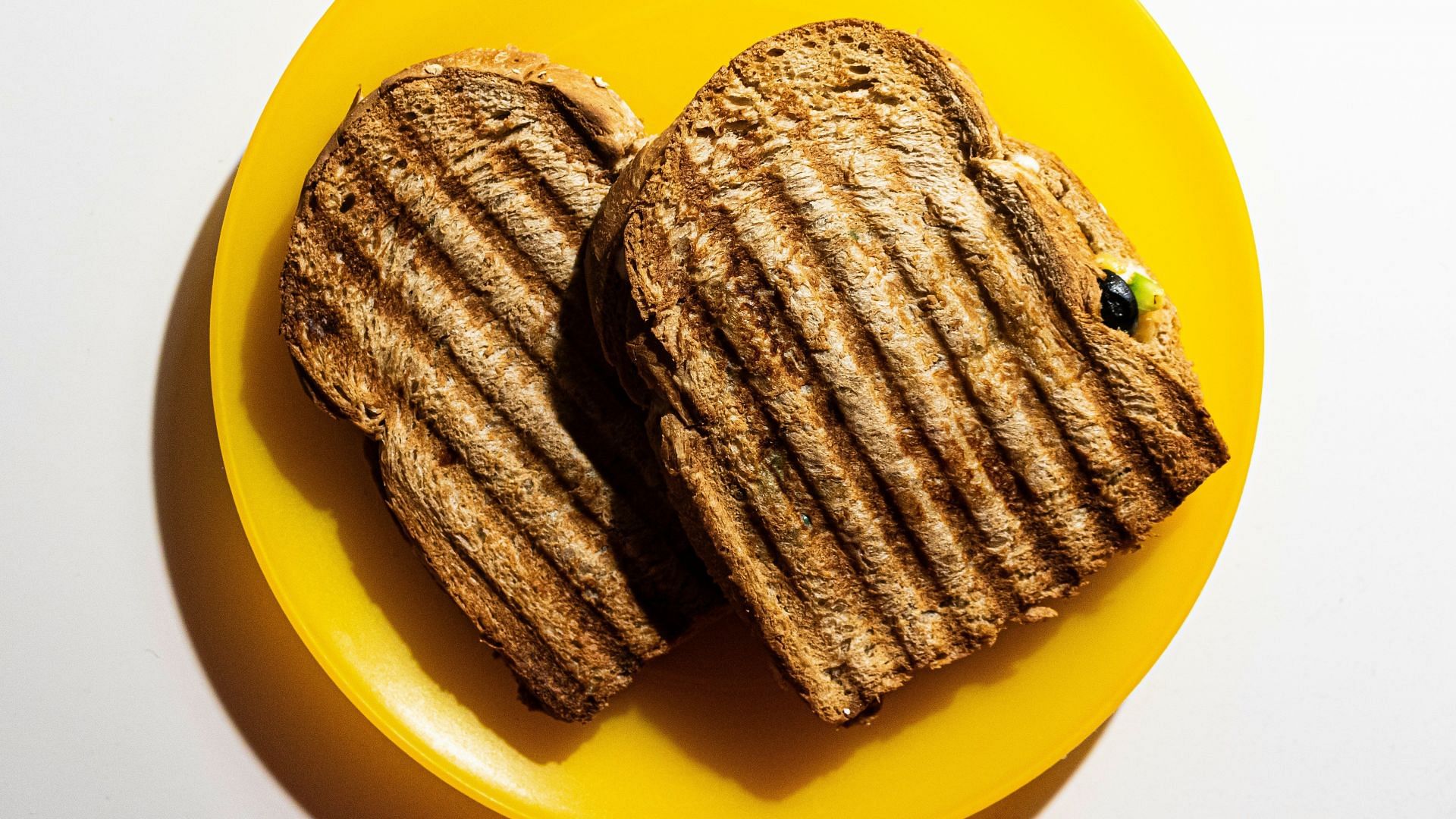 Bread (Image via Unsplash)